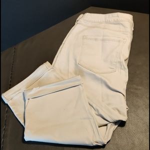 Bandolino skimmer short/pant